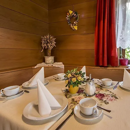 Garni Adlhof *